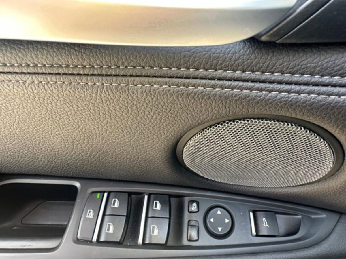 BMW X6 xDrive30d 249CV Msport (15)