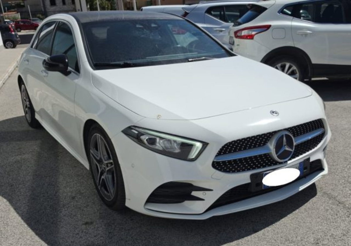 Mercedes-Benz Classe A Sedan 200 Automatic 4p. Premium (2)