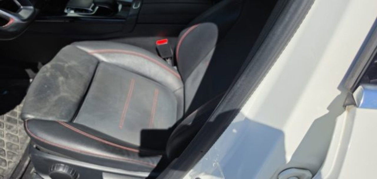 Mercedes-Benz Classe A Sedan 200 Automatic 4p. Premium (6)