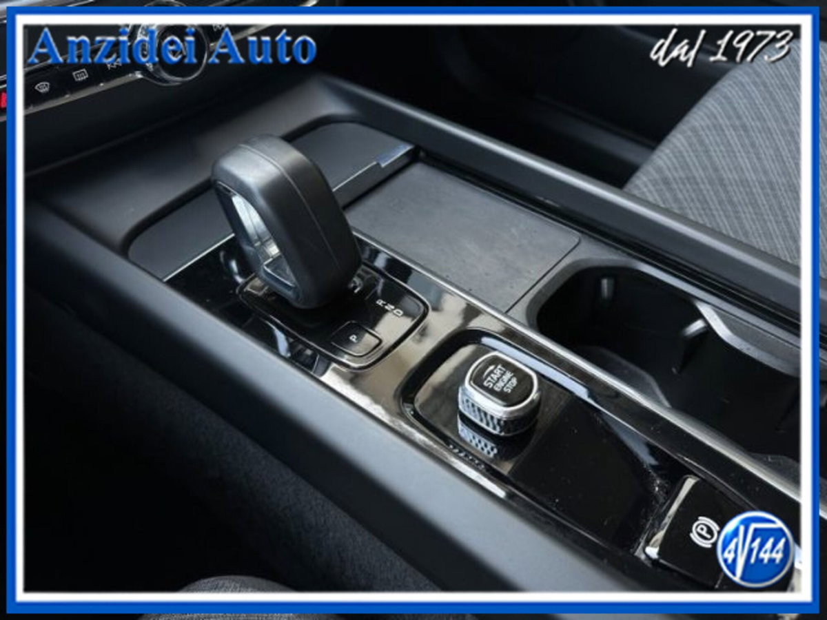 Volvo XC60 B4 (d) AWD Geartronic Momentum Pro (14)
