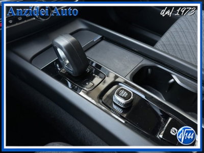 Volvo XC60 B4 (d) AWD Geartronic Momentum Pro (14)