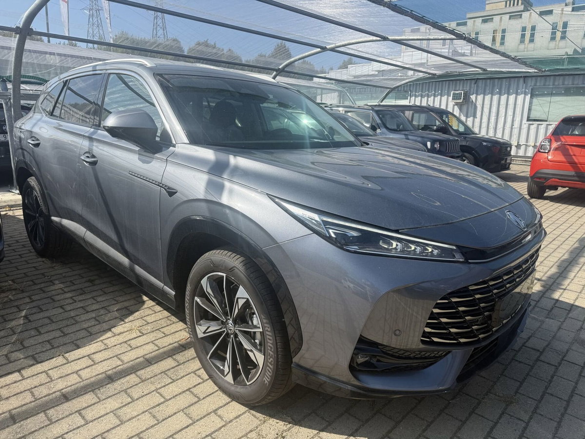 Mg HS 1.5 hybrid+ Luxury auto (2)