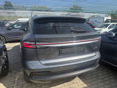 Mg HS 1.5 hybrid+ Luxury auto (6)