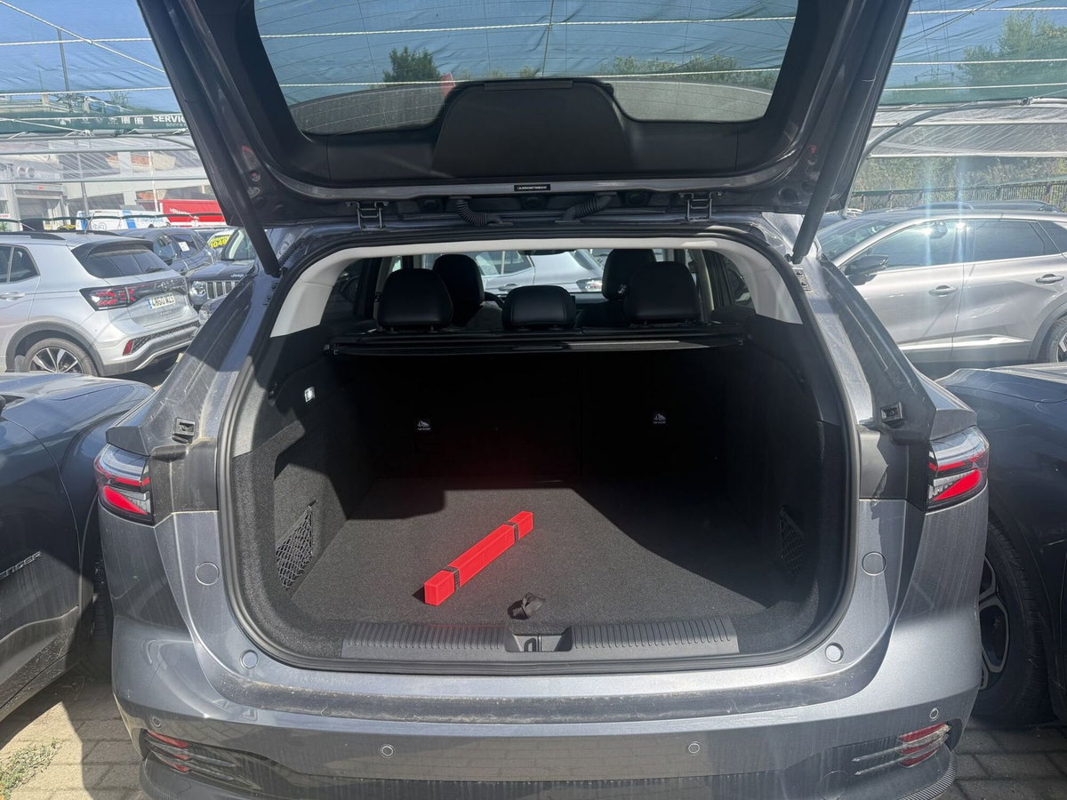 Mg HS 1.5 hybrid+ Luxury auto (7)