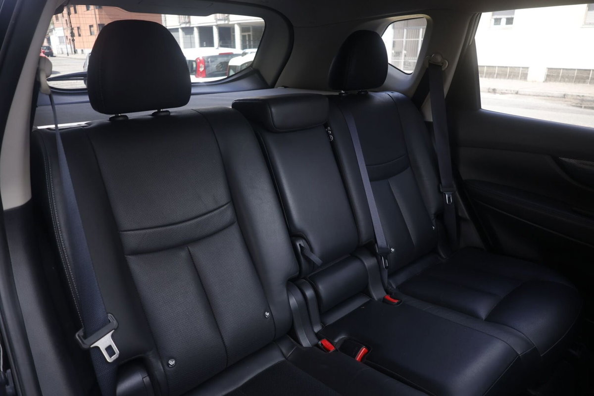 Nissan X-Trail 1.6 dCi 4WD Tekna (15)