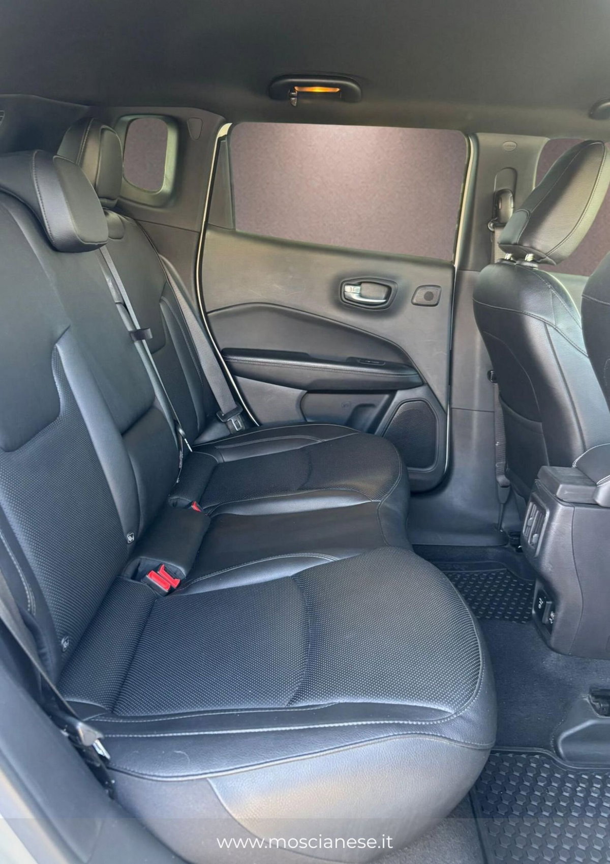 Jeep Compass 1.3 T4 190CV PHEV AT6 4xe Business (16)
