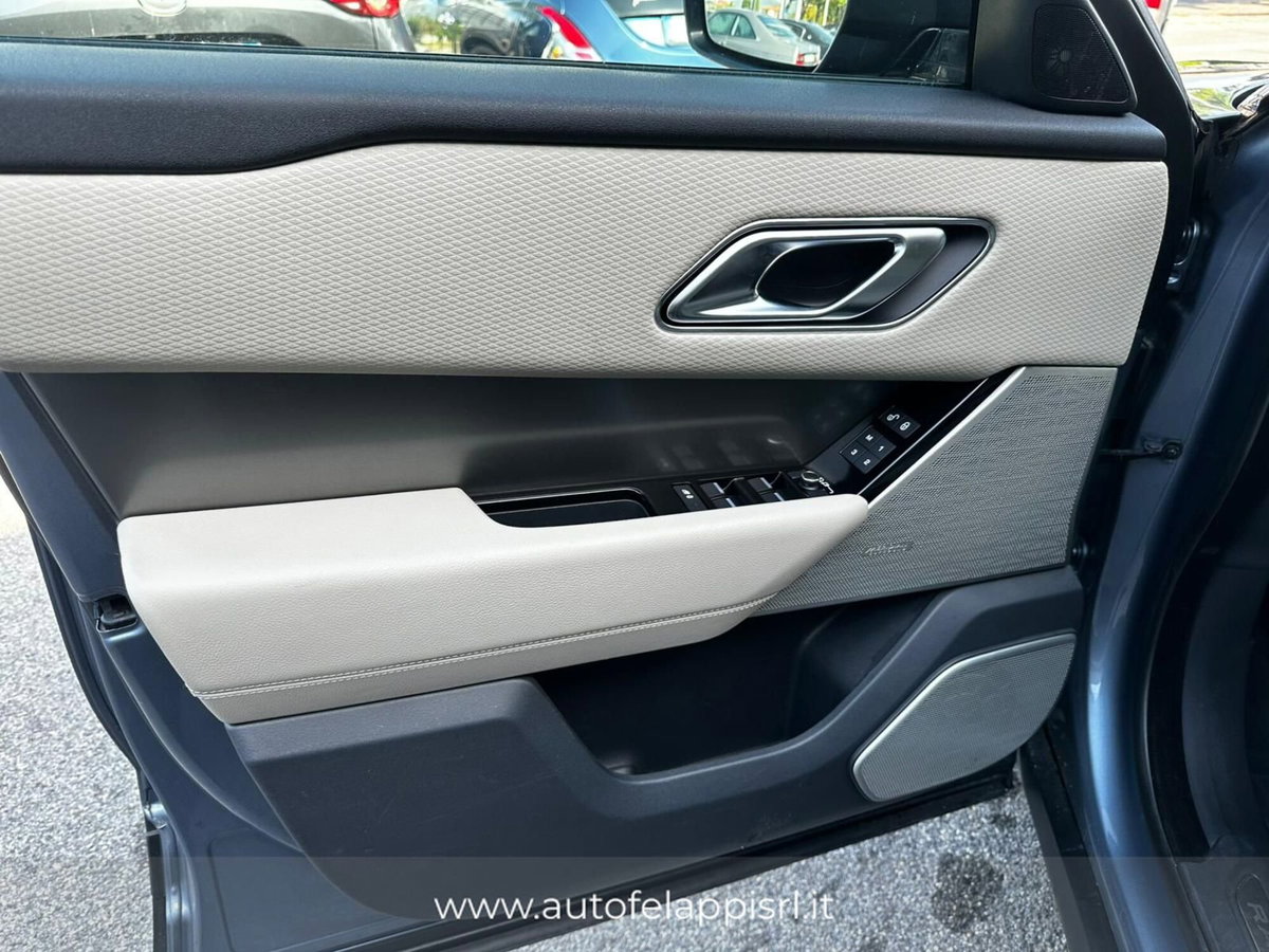Land Rover Range Rover Velar 2.0D I4 240 CV (13)