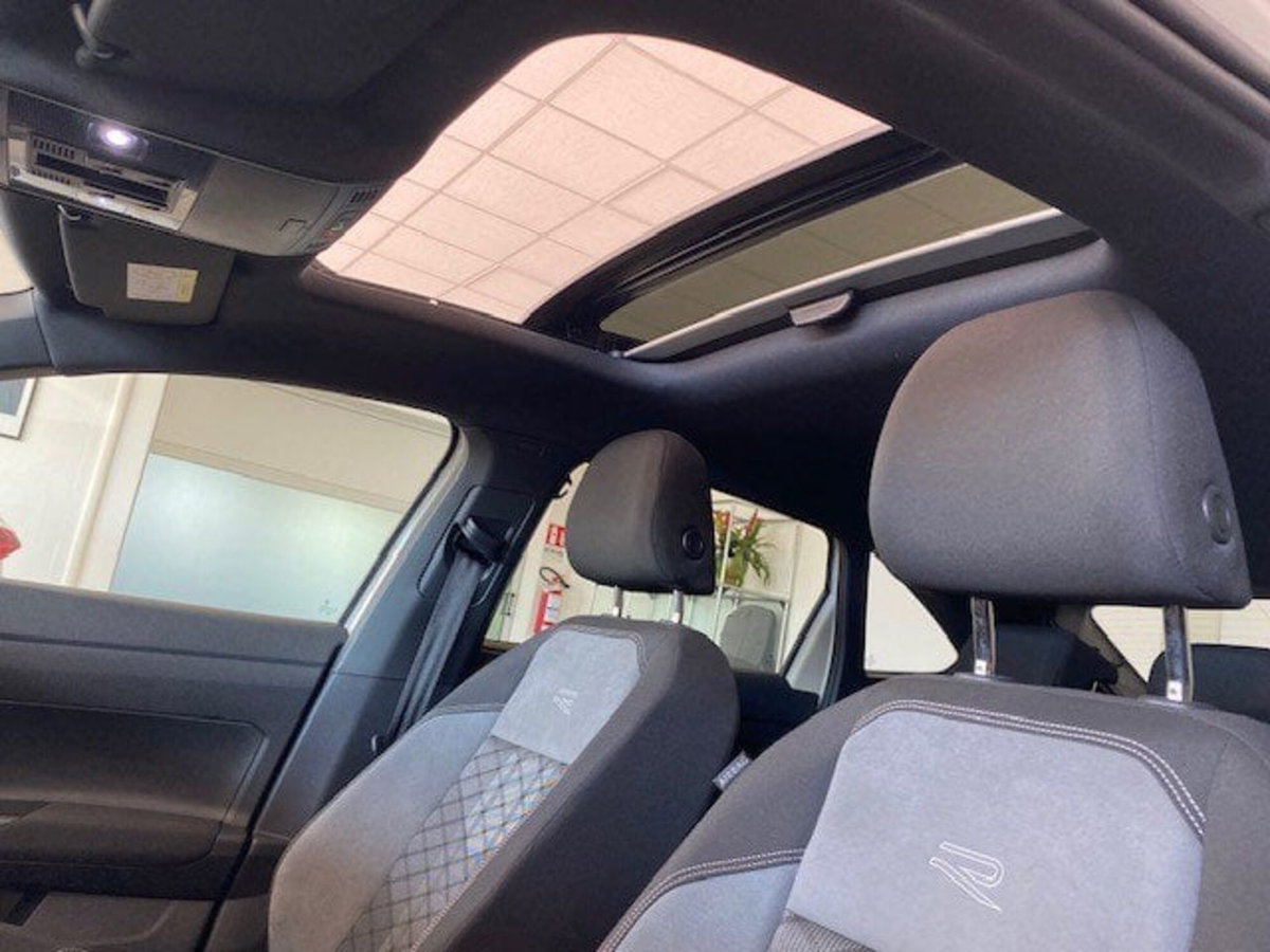 Volkswagen Taigo 1.0 TSI 110 CV DSG R-Line (20)