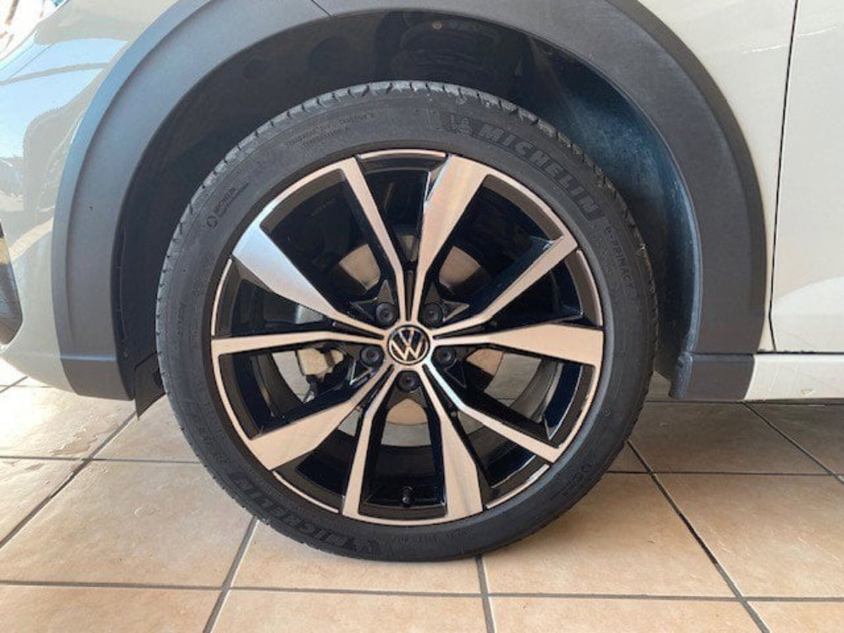 Volkswagen Taigo 1.0 TSI 110 CV DSG R-Line (6)
