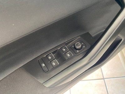 Volkswagen Taigo 1.0 TSI 110 CV DSG R-Line (8)