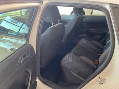 Volkswagen Taigo 1.0 TSI 110 CV DSG R-Line (9)