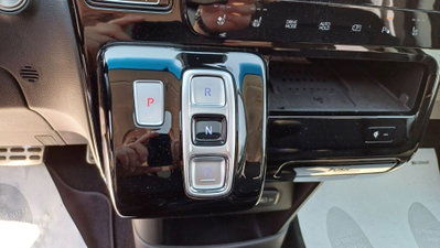 Hyundai Staria 2.2 awd auto (9)