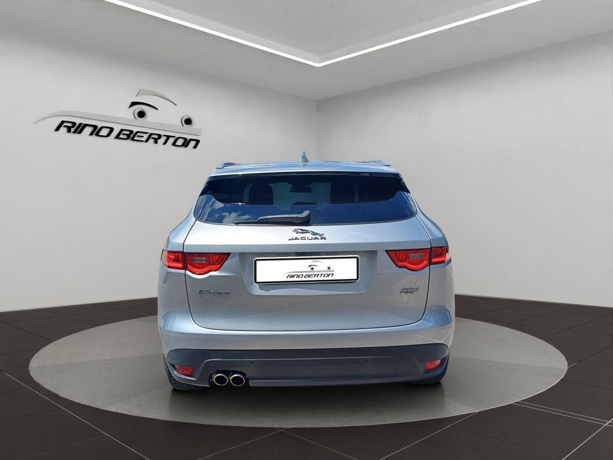 Jaguar F-Pace 2.0 D 180 CV AWD aut. Prestige (3)