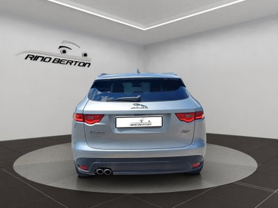 Jaguar F-Pace 2.0 D 180 CV AWD aut. Prestige (3)