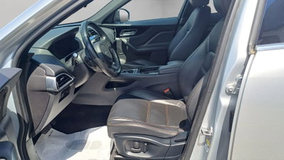 Jaguar F-Pace 2.0 D 180 CV AWD aut. Prestige (5)