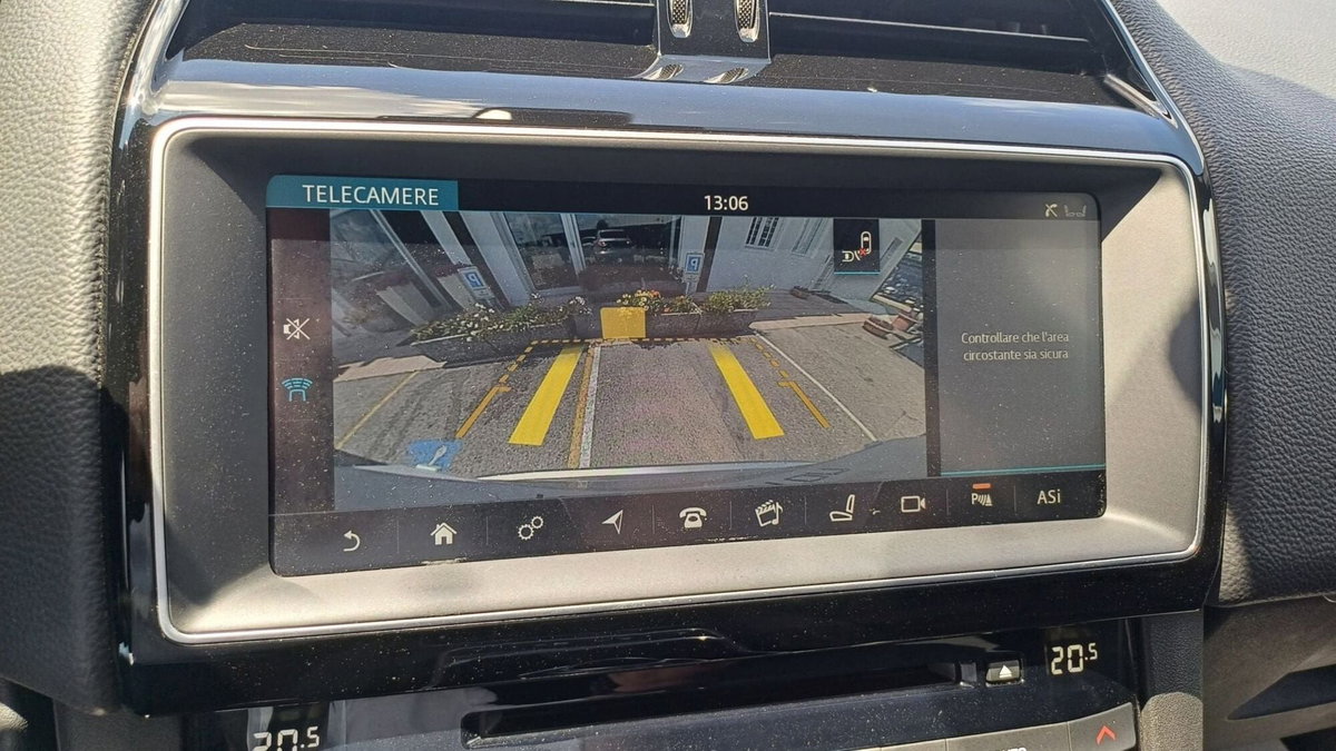 Jaguar F-Pace 2.0 D 180 CV AWD aut. Prestige (6)