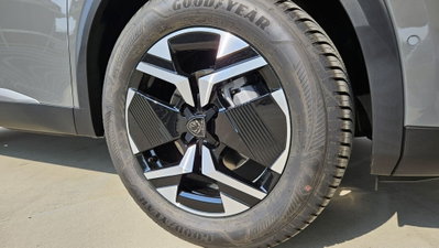 Peugeot 2008 1.2 hybrid Allure 145cv e-dcs6 (20)