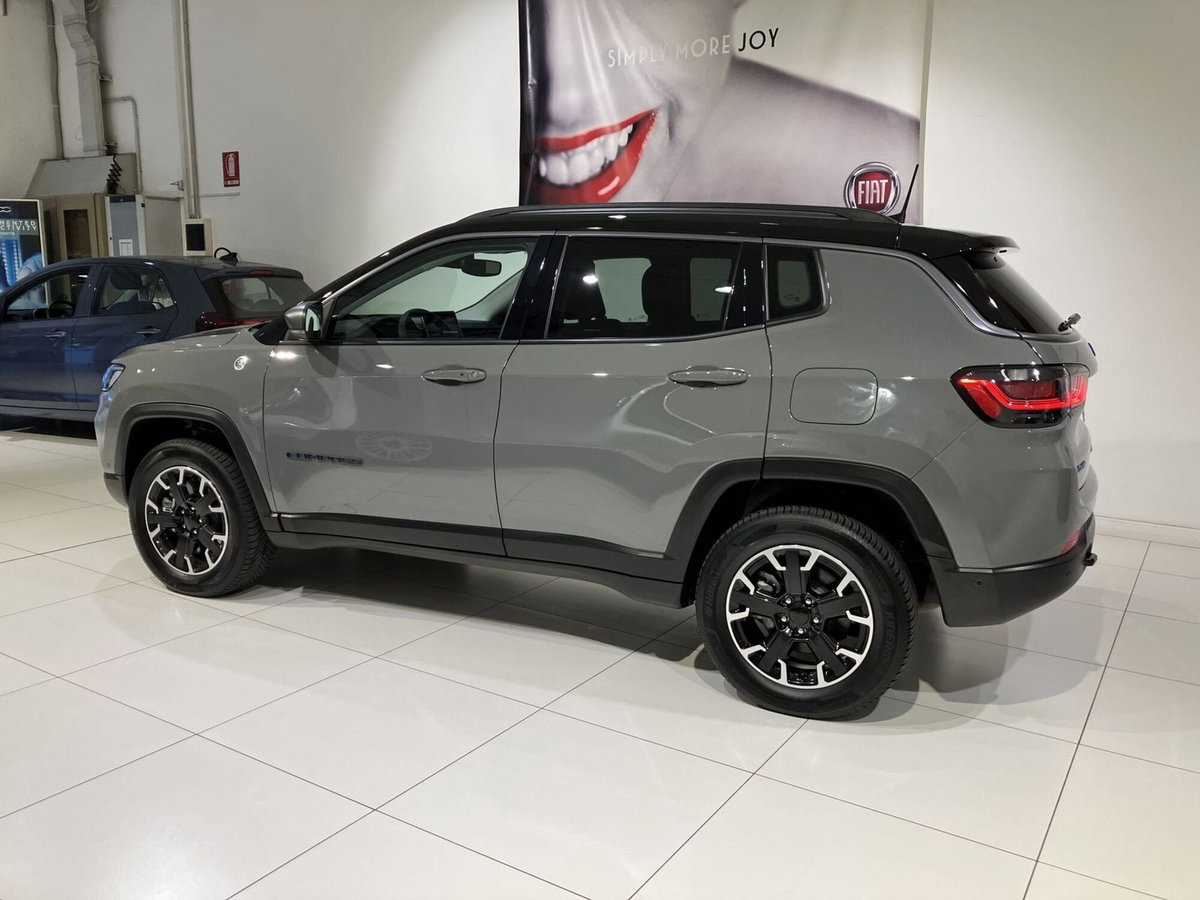 Jeep Compass 1.3 turbo t4 phev Trailhawk 4xe auto (5)