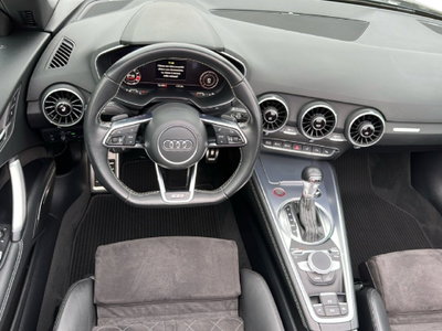 Audi TT RS Roadster 2.5 TFSI quattro S tronic (18)