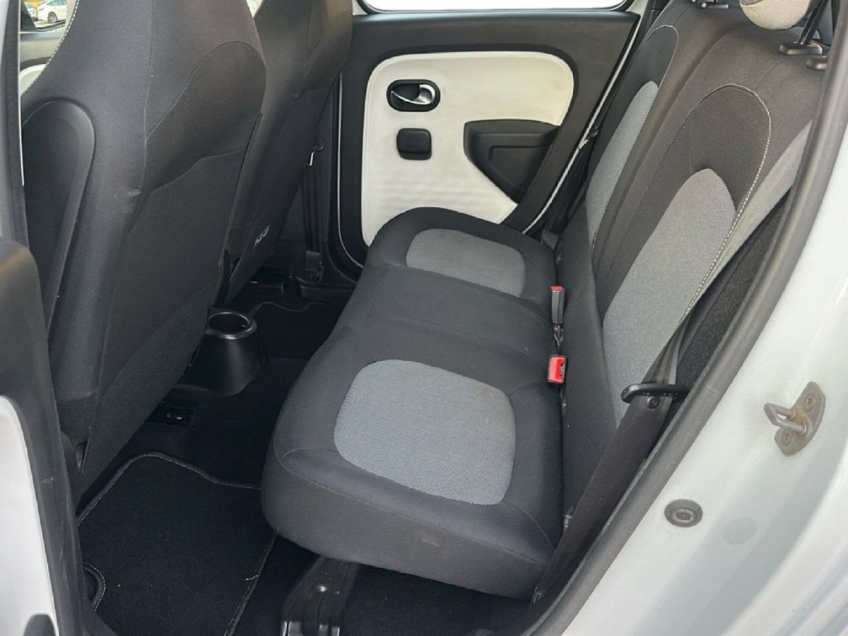 Renault Twingo 1.0 SCe Wave (14)