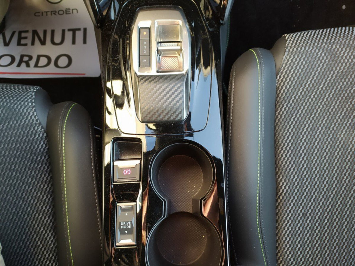 Peugeot 208 motore elettrico 136 CV 5 porte GT Pack (8)