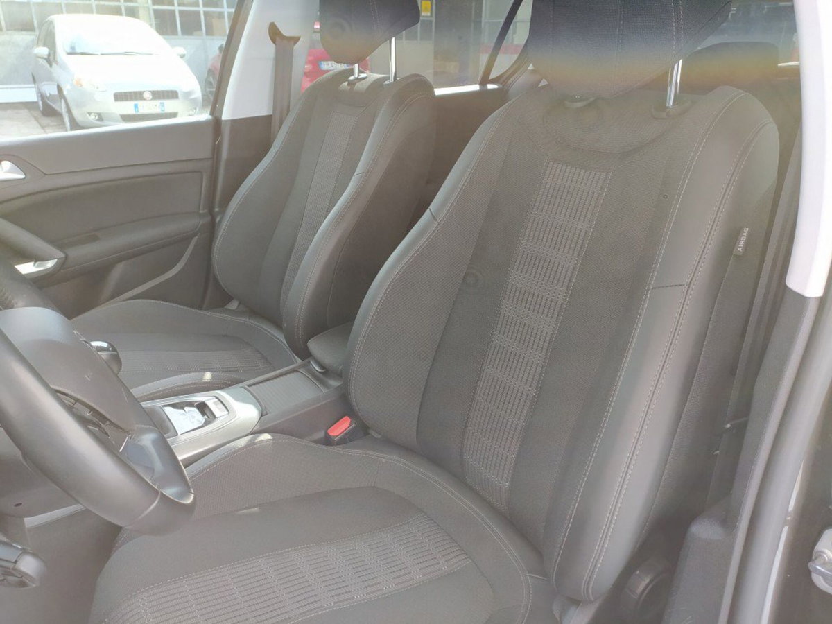 Peugeot 308 PureTech Turbo 130 S&S Allure Pack (16)
