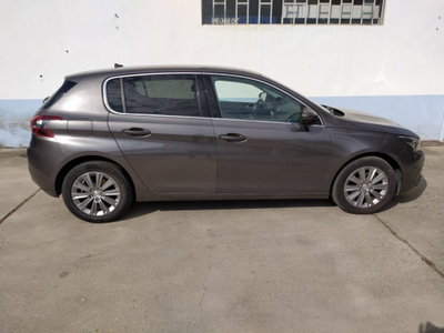 Peugeot 308 PureTech Turbo 130 S&S Allure Pack (17)