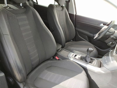 Peugeot 308 PureTech Turbo 130 S&S Allure Pack (19)