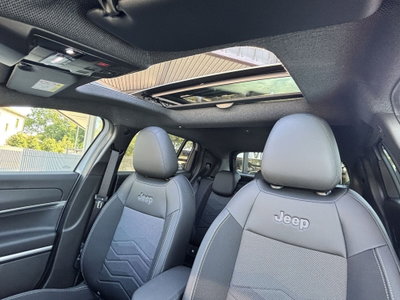 Jeep Avenger 1.2 turbo e-hybrid mhev Summit fwd 110cv edct6 (11)