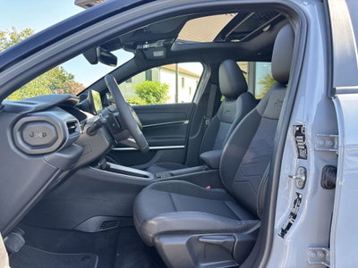 Jeep Avenger 1.2 turbo e-hybrid mhev Summit fwd 110cv edct6 (9)