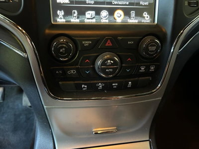 Jeep Grand Cherokee 3.0 V6 CRD 250 CV Multijet II Overland (15)