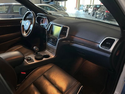Jeep Grand Cherokee 3.0 V6 CRD 250 CV Multijet II Overland (8)