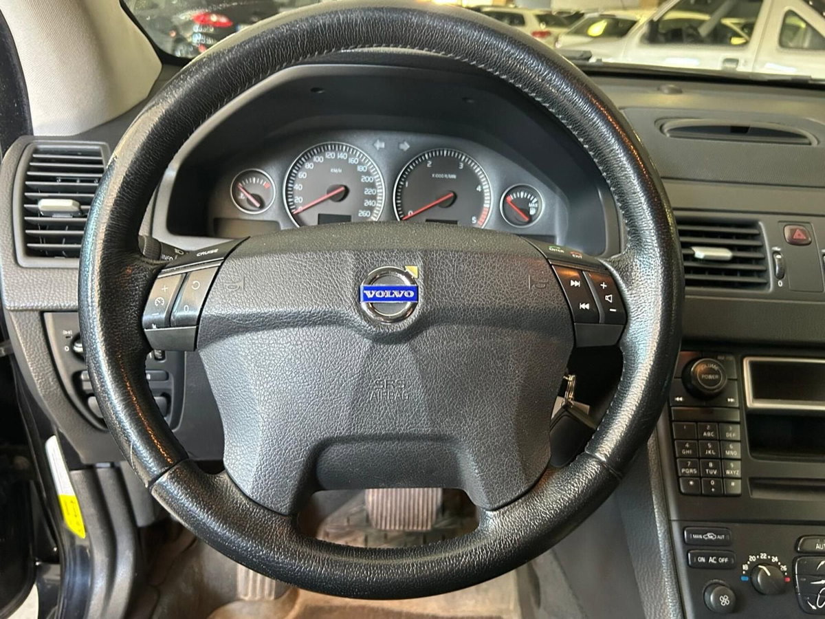 Volvo XC90 2.4 D5 185 CV AWD Executive (10)
