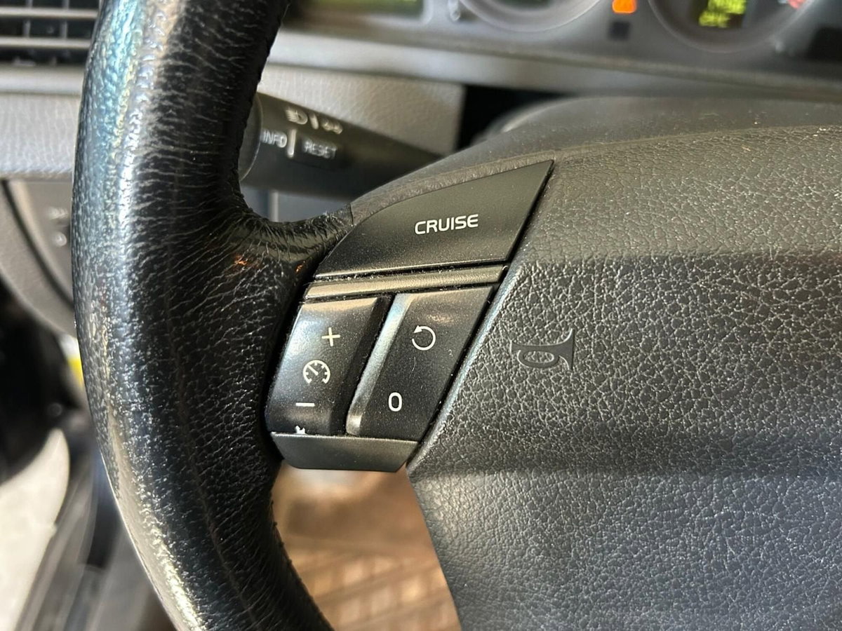 Volvo XC90 2.4 D5 185 CV AWD Executive (11)
