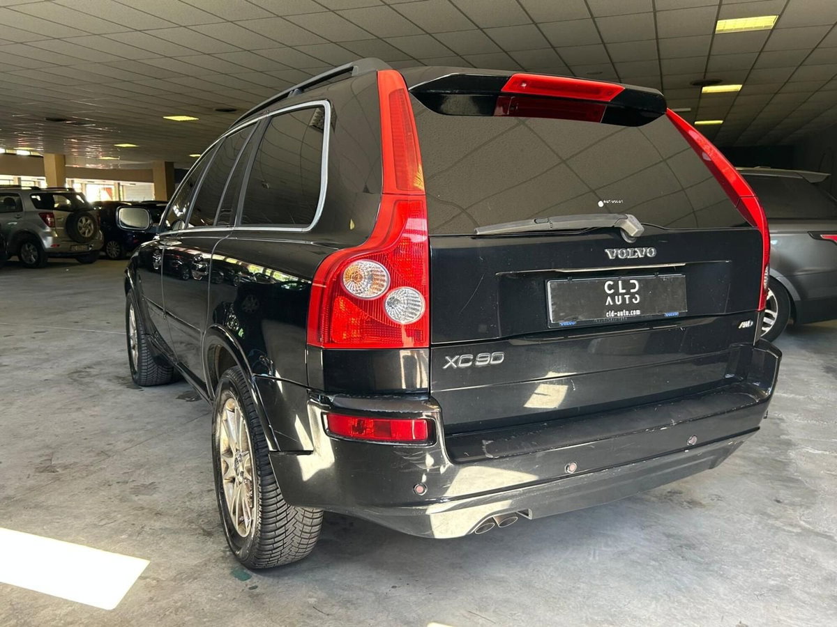 Volvo XC90 2.4 D5 185 CV AWD Executive (2)