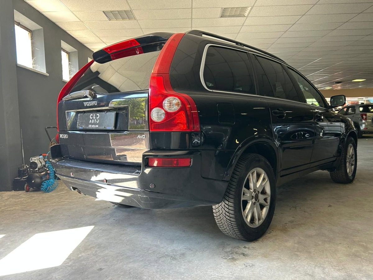 Volvo XC90 2.4 D5 185 CV AWD Executive (4)