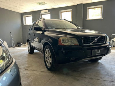 Volvo XC90 2.4 D5 185 CV AWD Executive (5)