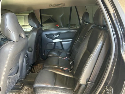 Volvo XC90 2.4 D5 185 CV AWD Executive (7)