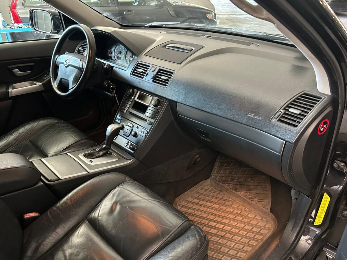 Volvo XC90 2.4 D5 185 CV AWD Executive (9)