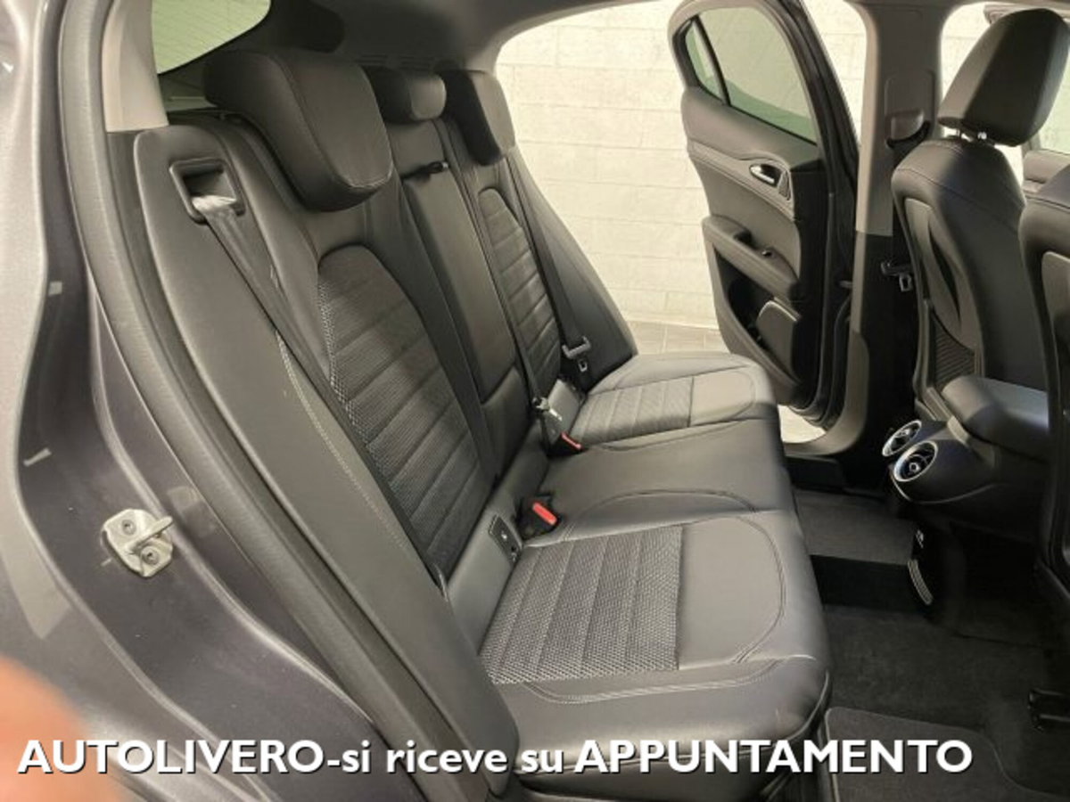 Alfa Romeo Stelvio Stelvio 2.2 Turbodiesel 210 CV AT8 Q4 Executive (11)