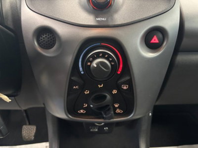 Toyota Aygo 1.0 VVT-i 69 CV 5 porte x-cool MMT (15)