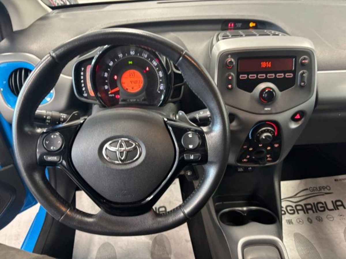 Toyota Aygo 1.0 VVT-i 69 CV 5 porte x-cool MMT (7)