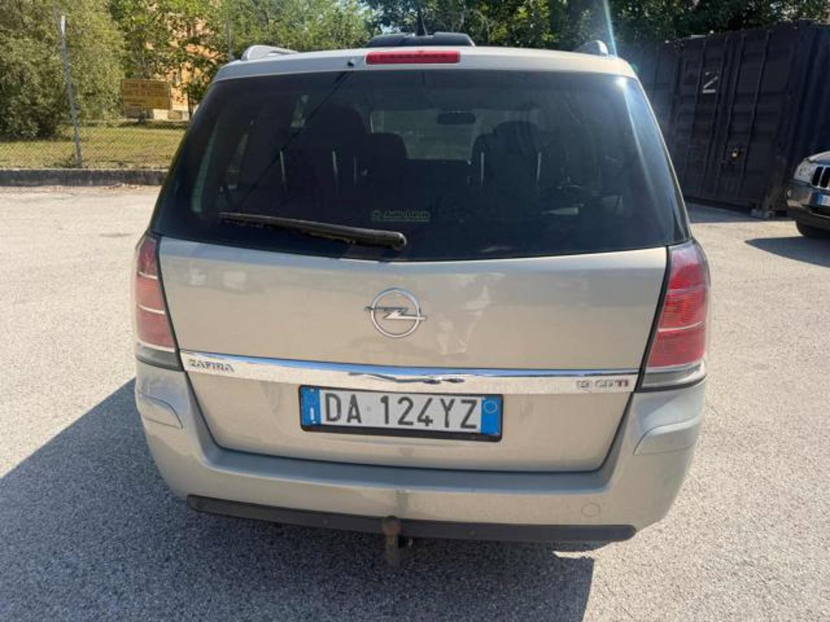 Opel Zafira 1.9 16V CDTI 150CV aut. Cosmo (15)