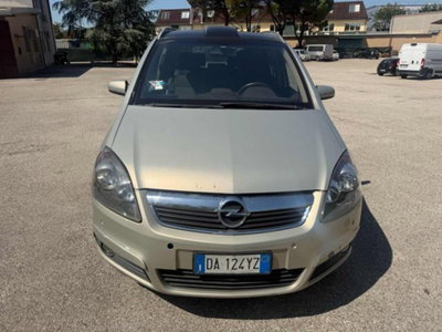 Opel Zafira 1.9 16V CDTI 150CV aut. Cosmo (2)