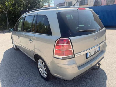 Opel Zafira 1.9 16V CDTI 150CV aut. Cosmo (6)