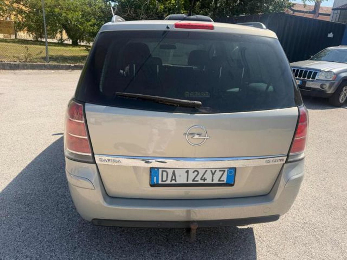 Opel Zafira 1.9 16V CDTI 150CV aut. Cosmo (7)