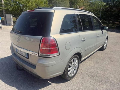 Opel Zafira 1.9 16V CDTI 150CV aut. Cosmo (8)