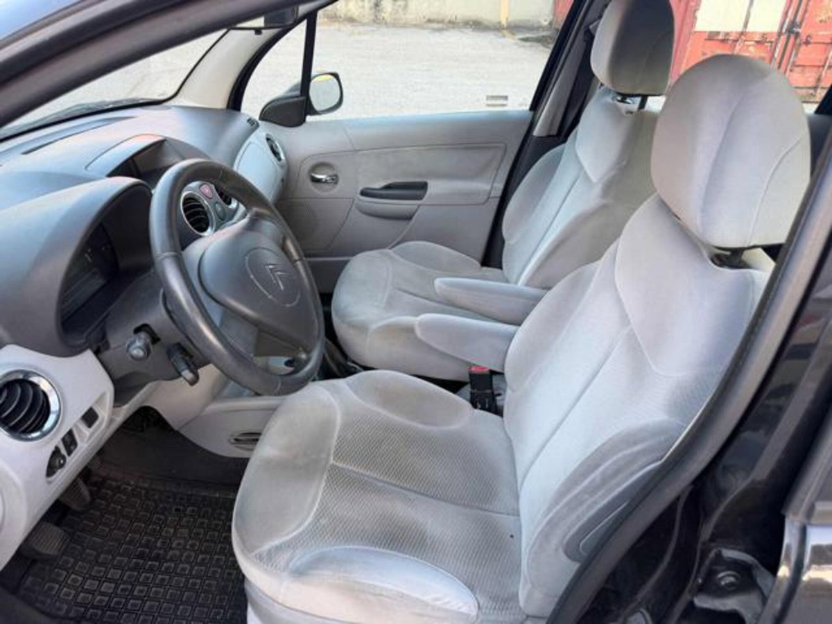 Citroen C3 1.1 airdream Gold by Pinko (4)