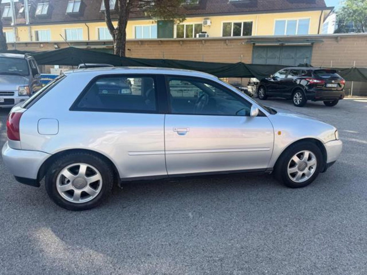 Audi A3 1.6 cat 3p. Ambiente (11)