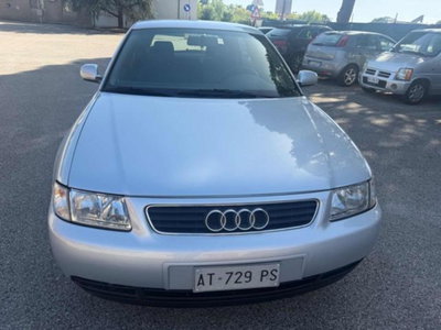 Audi A3 1.6 cat 3p. Ambiente usata